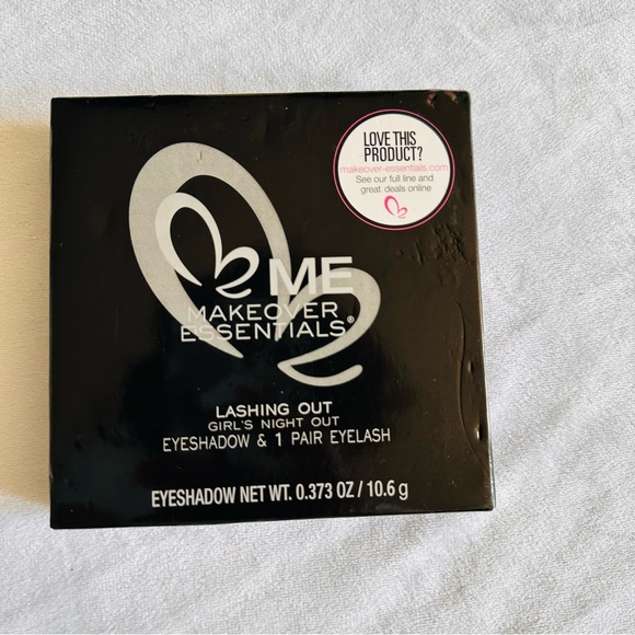 Me Makeover Essential women Lashing out Girl Night Out Eyeshadow & Eyelash - Picture 3 of 12